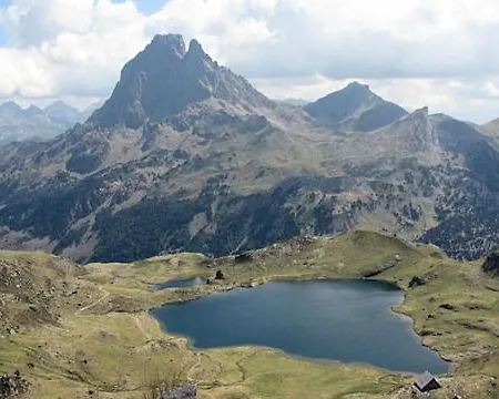 Apartment Ossau T2 5 Personnes Tt Confort Climatisation Piscine Linge De Maison Inclus Moustiquaires Vue Montagne Plein Sud *