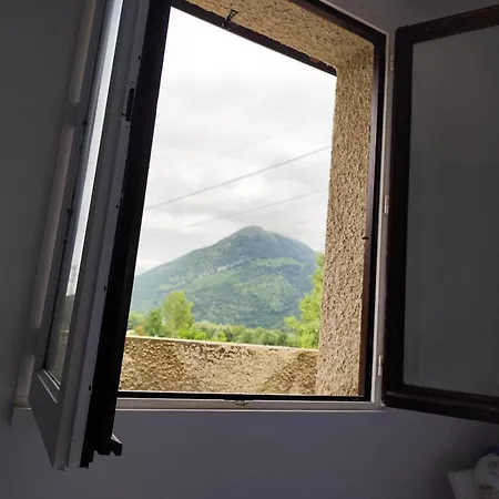 Ossau T2 5 Personnes Tt Confort Proximite Du Navette Au Village Climatisation Piscine Juin A Fin Septembre Linge De Maison Inclus Au Pied De La Montagne Parking Apartment Bielle