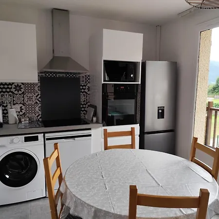 Apartment Ossau T2 5 Personnes Tt Confort Proximite Du Navette Au Village Climatisation Piscine Juin A Fin Septembre Linge De Maison Inclus Au Pied De La Montagne Parking *